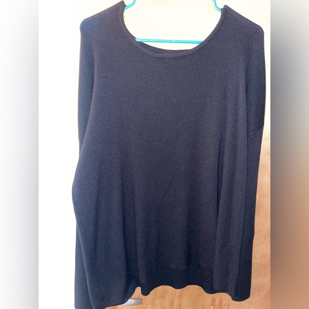 Black long sleeved warm top for plus size 2x XXL new without tags